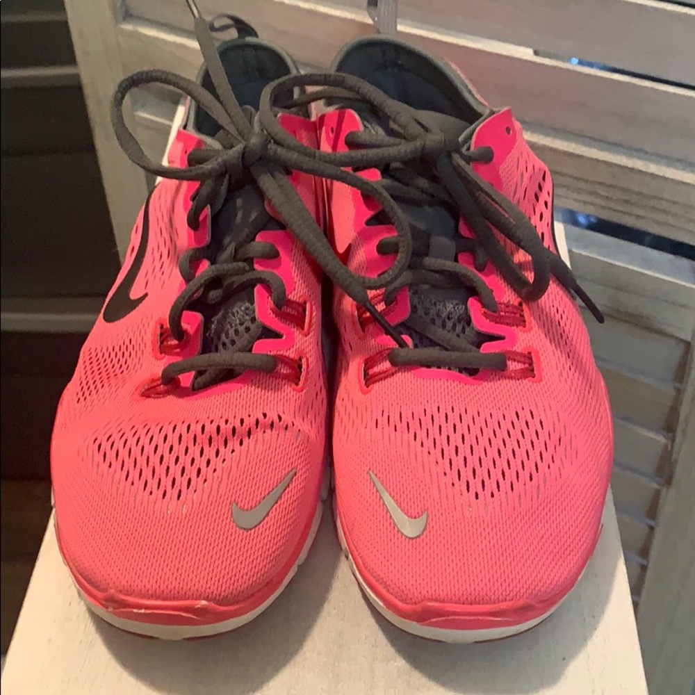 Women’s Nike shoes